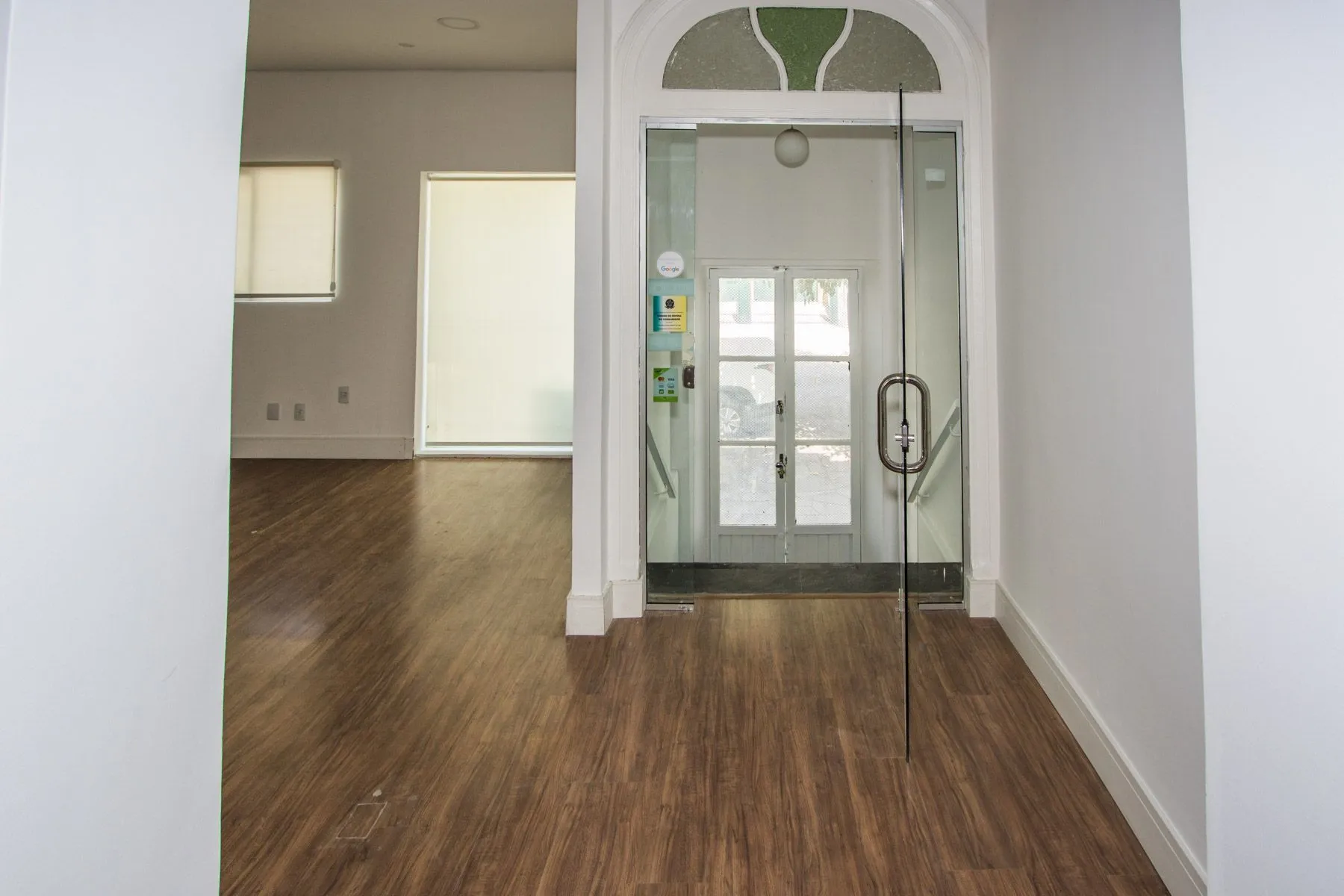 Imagem Casa comercial com aproximadamente 157m² privativos