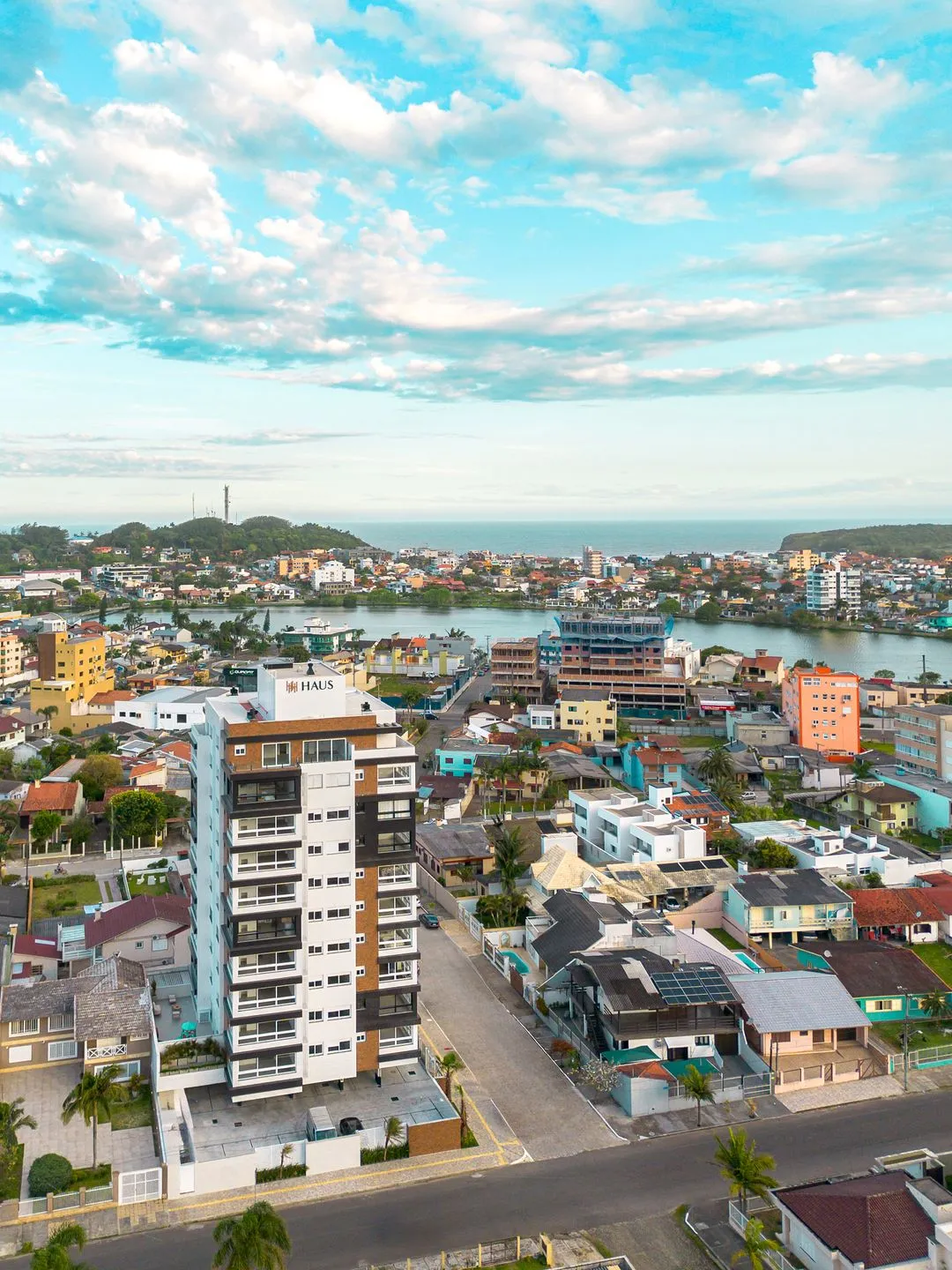 Imagem Apartamento à venda em Torres, Centro, com 2 quartos, 70.25m2