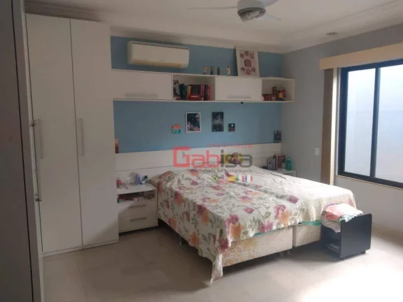 Imagem Casa com 3 dormitórios à venda, 240 m² por R$ 1.000.000,00 - Balneário São Pedro - São Pedro da Aldeia/RJ