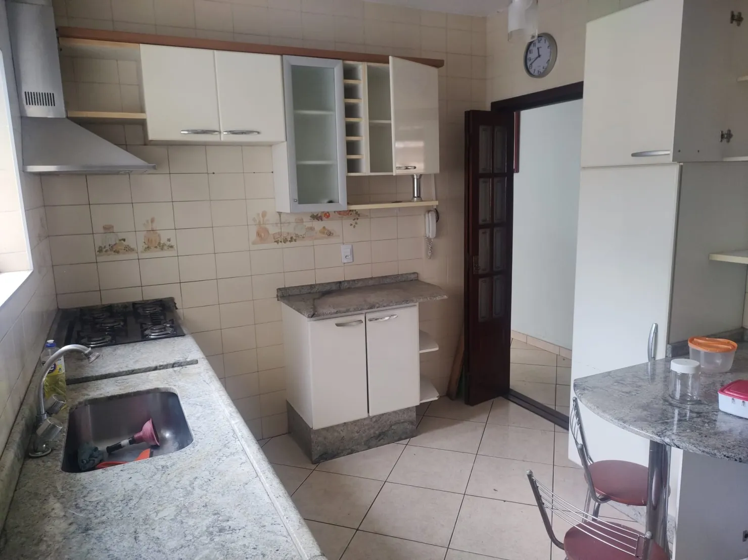Imagem Casa à venda 4 Quartos, 3 Suites, 2 Vagas, 350M², Vila Jaboticabeira, Taubaté - SP | Condomínio Marajoara