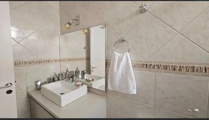 Imagem Apartamento com 2 suítes totalmente mobiliado a 150m da beira mar