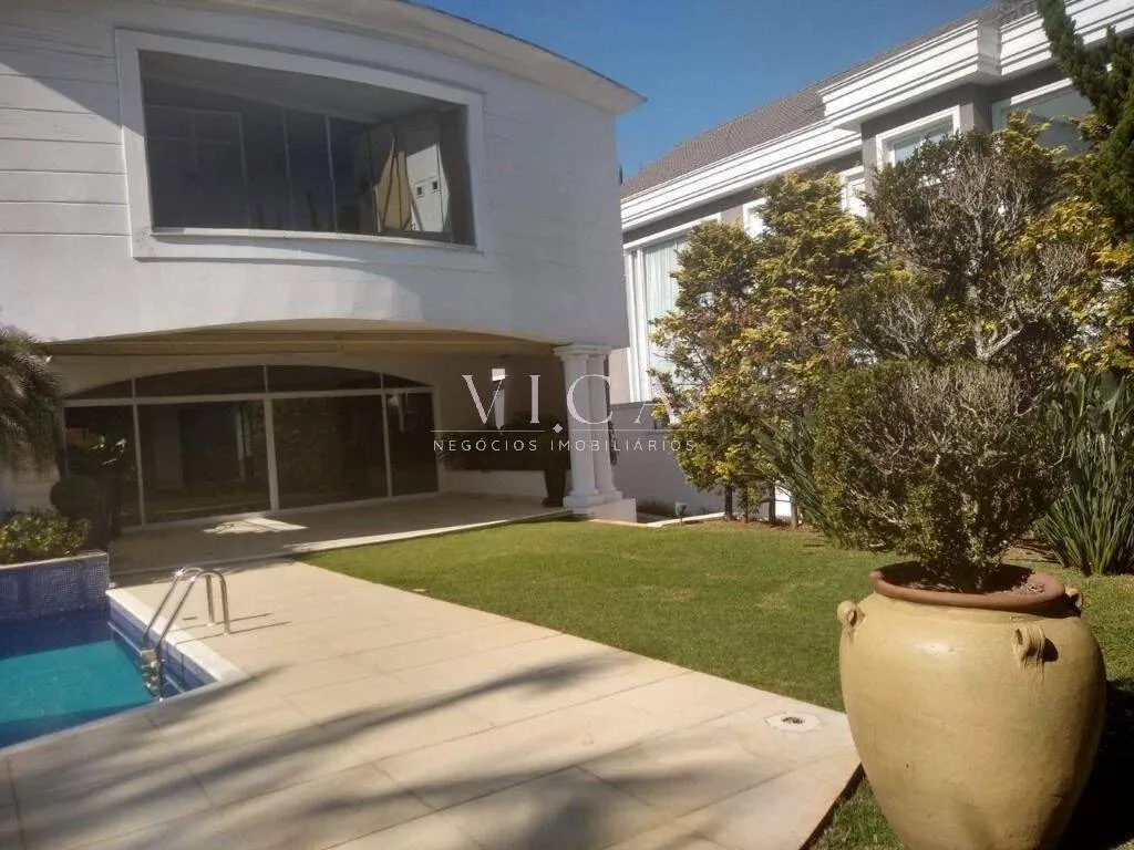 Imagem Casa Alto Padrão para Locação no Tamboré 02, 904m², 4 Suítes, Piscina, SPA