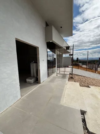 Imagem Viva com Exclusividade: Casa Térrea em Parque Lagoa Silvana !