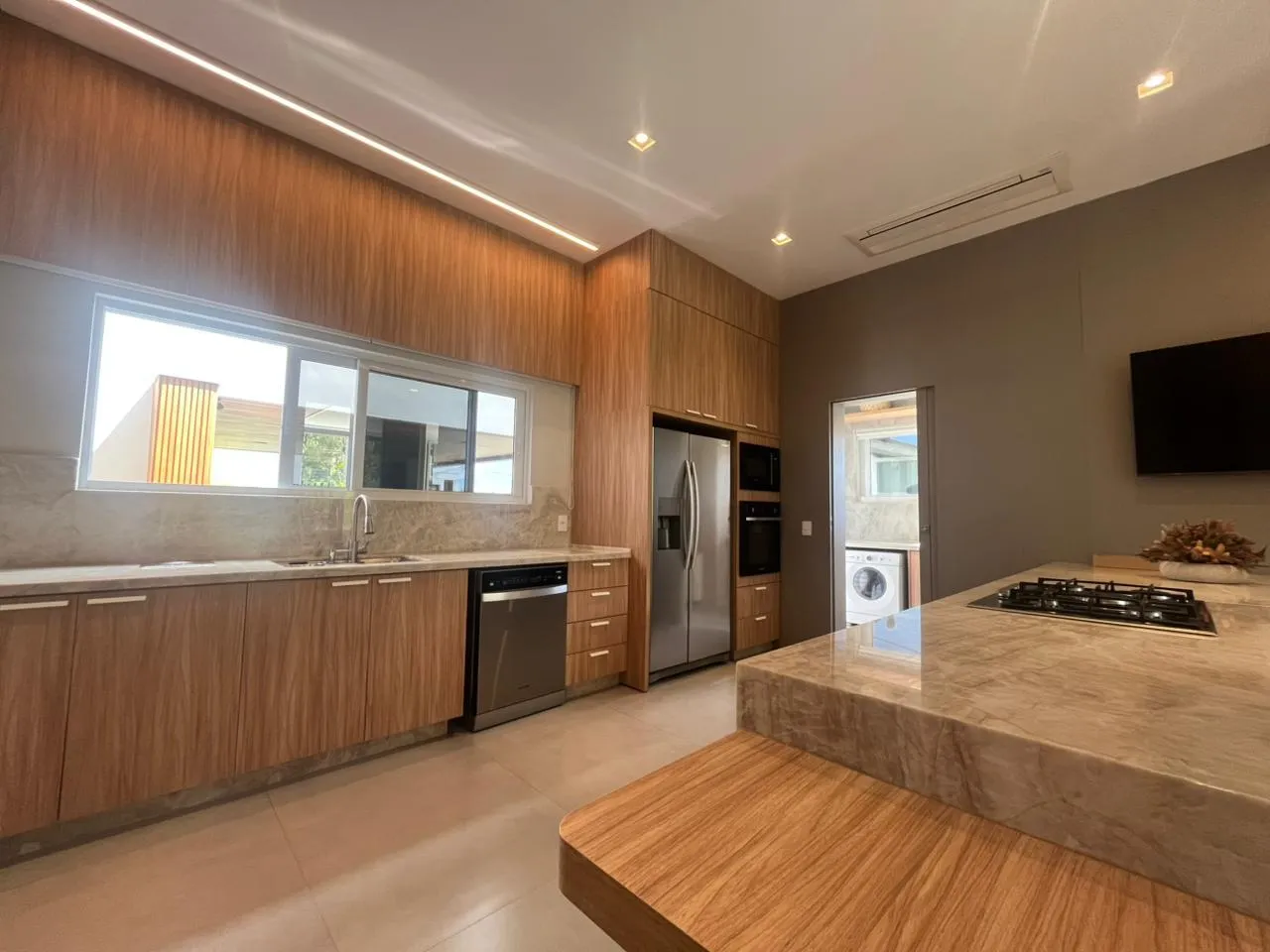 Imagem Casa à venda com 360m2 por R$ 6.000.000,00