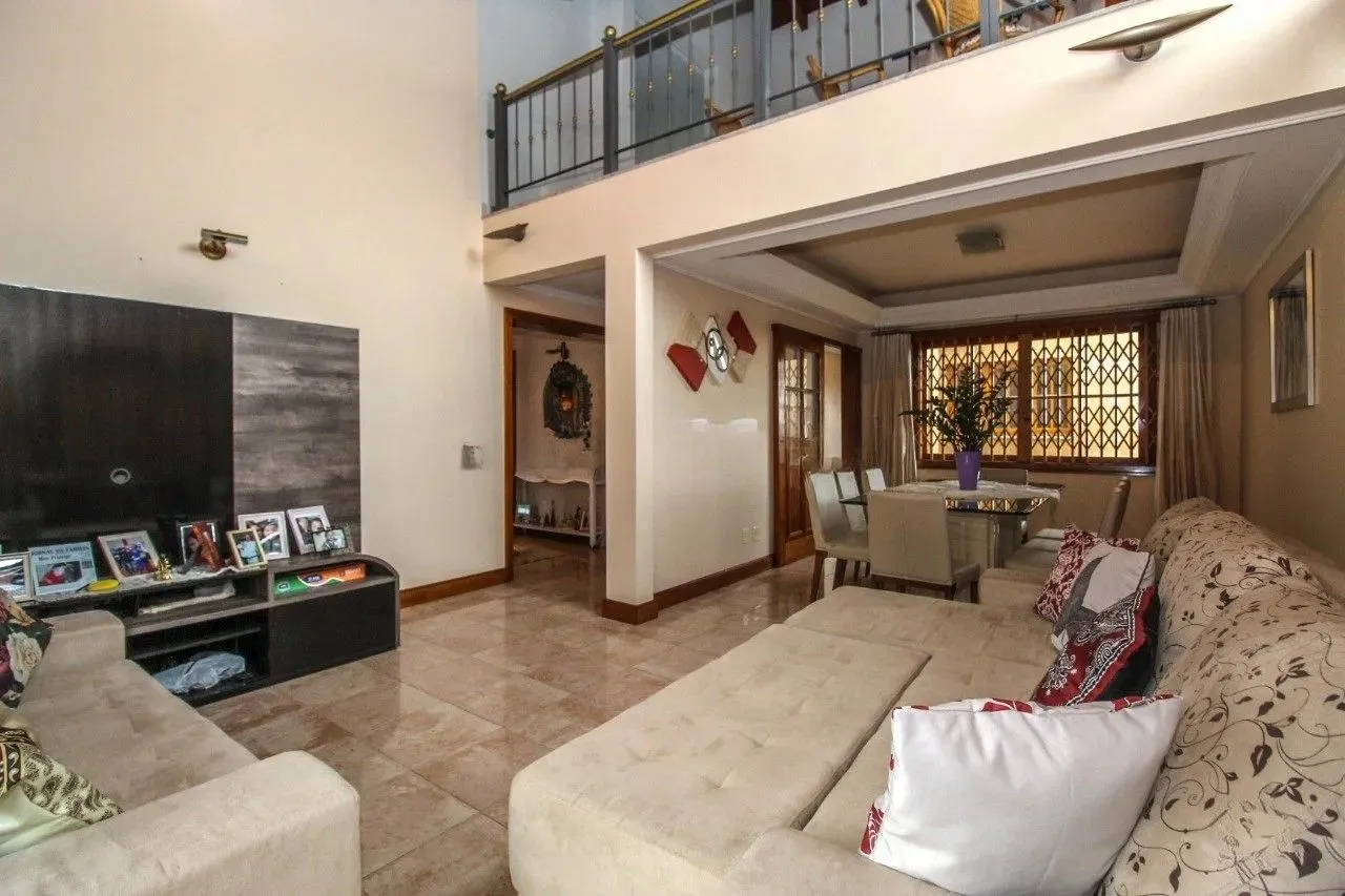 Imagem Casa 612m² - 3 suíte, 8 vagas no bairro Medianeira