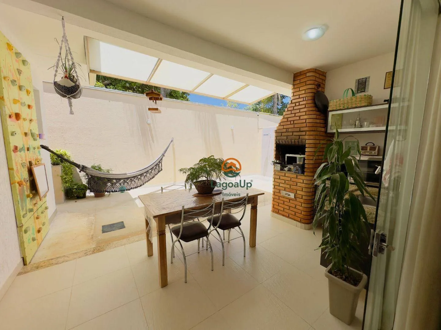 Imagem Casa com 3 dormitórios à venda, 155 m² por R$ 950.000,00 - Condomínio Quintas do Altíssimo - Lagoa Santa/MG