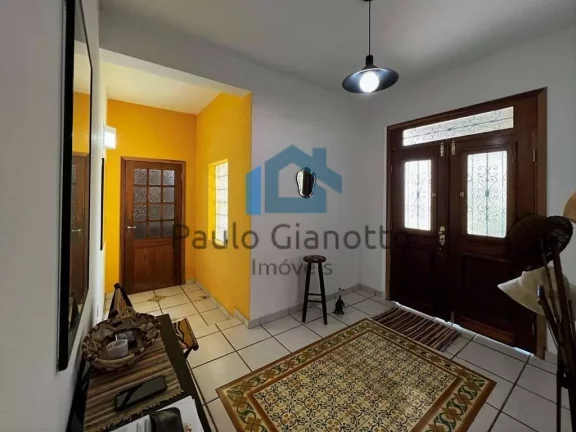 Imagem Casa à venda na Granja Viana - Linda e Rústica!