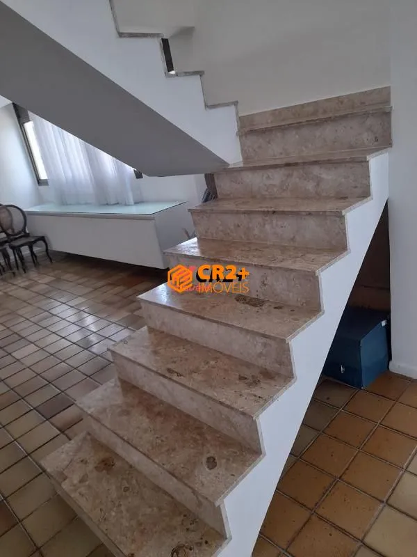 Imagem Cobertura a Venda com 5 Quartos, 3 suítes e Piscina com 460m² em Boa Viagem em R