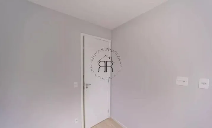 Imagem Este encantador apartamento está localizado na vibrante cidade de São Paulo, oferecendo uma combin...