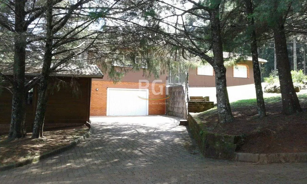 Imagem Sítio para Venda - 230m², 3 dormitórios, sendo 1 suites, 4 vagas - Centro