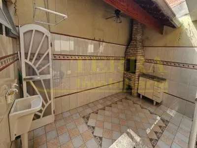 Imagem Casa com 2 quartos e 2 salas em Jardim das Flores, Osasco - 305m² de área total