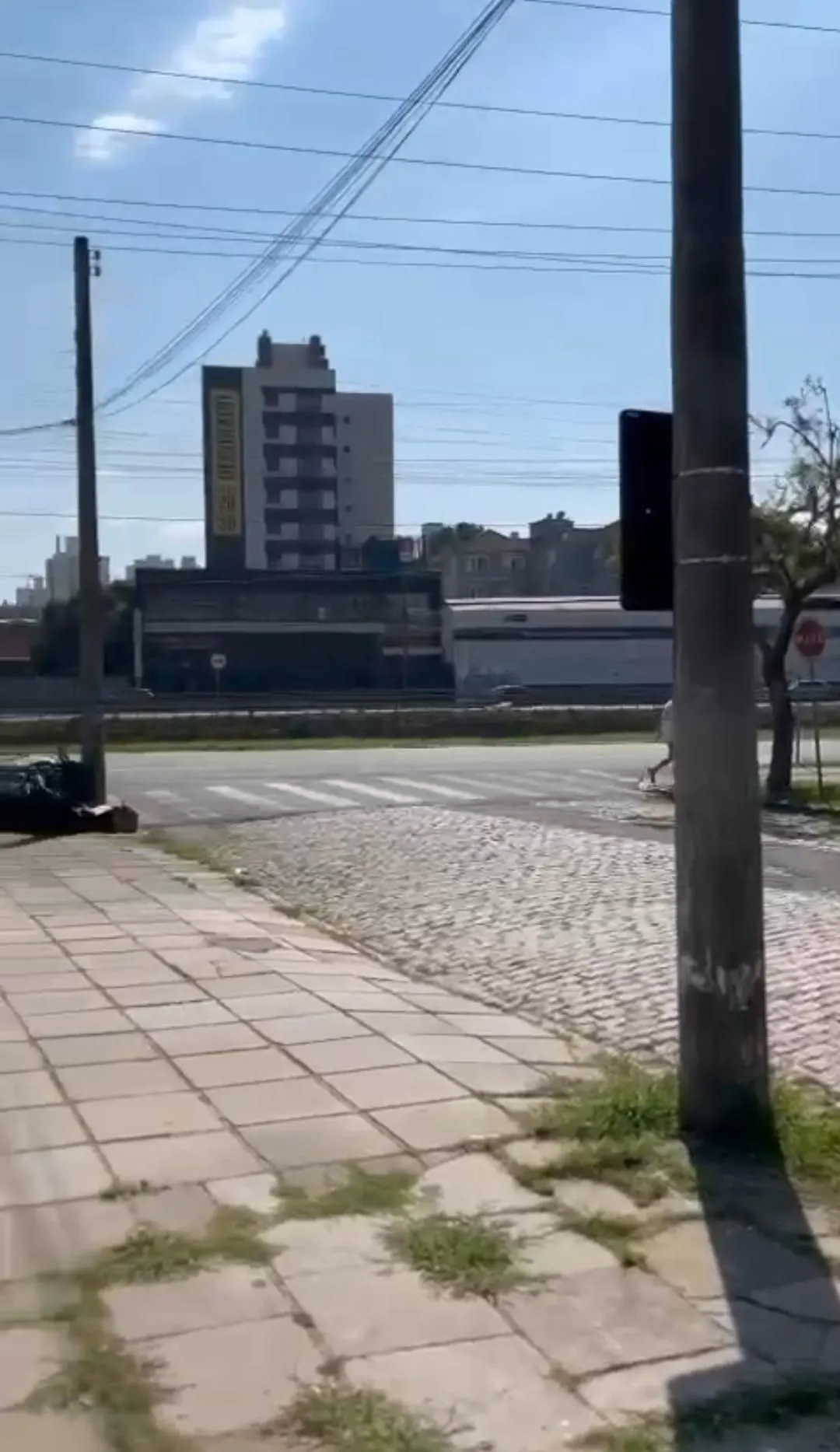 Imagem Prédio Comercial em Santana