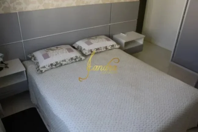 Imagem Apartamento de frente para a praça, com 3 dormitórios e com 2 box