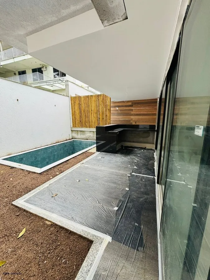 Imagem Casa Duplex / Nova para Venda em Rio de Janeiro / RJ no bairro Freguesia (Jacarepaguá)