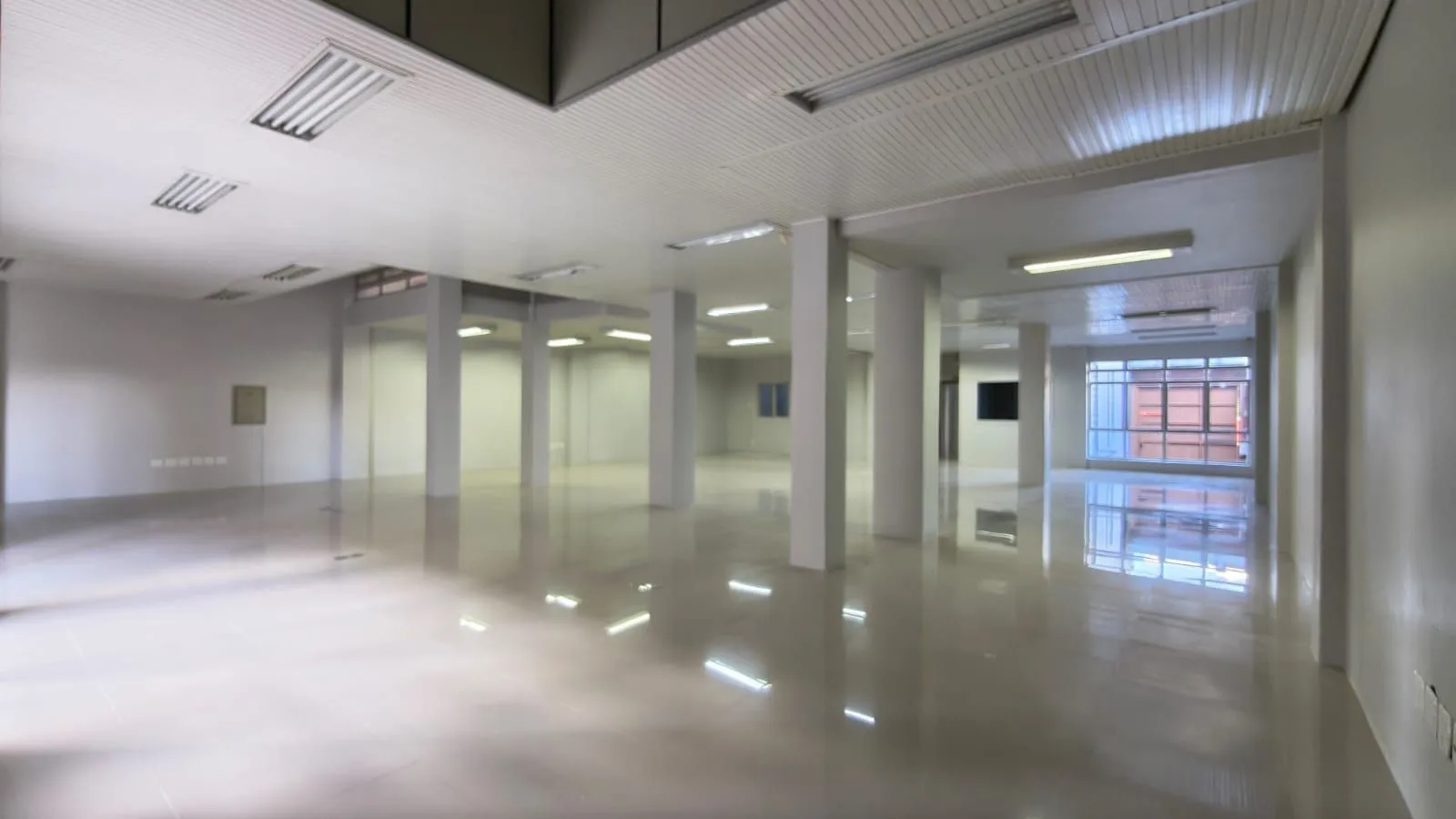 Imagem Sala comercial B. Hamb. Velho., Novo Hamburgo. 326,28 M2 privativos e 4 Vagas