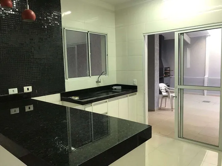 Sobrado com 3 Quartos à Venda, 180 m² em Jardim Das Indústrias - São José Dos Campos