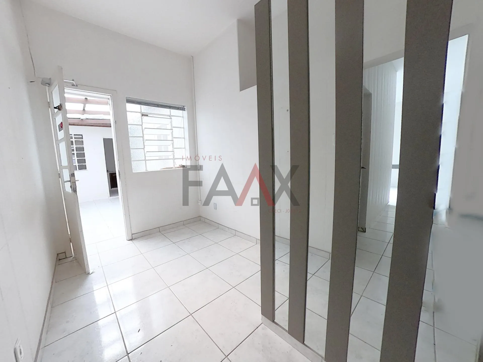 Imagem Sala comercial de próximo ao Hospital São Vicente no centro em Guarapuava - PR