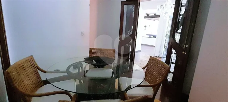 Imagem Sobrado à venda com 4 quartos, sendo 4 suítes, em Real Parque, São Paulo - SP