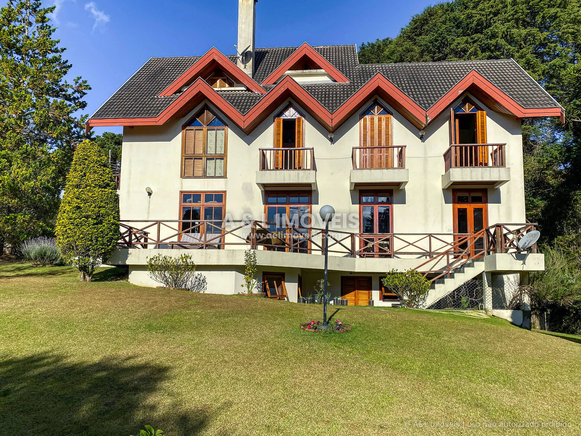 Imagem Casa à venda em Campos do Jordão | 417,26 m² | 5 dormitórios