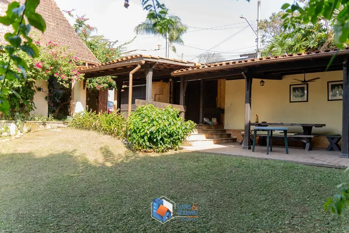 Imagem Sobrado para venda em Jardim Riviera com 5 quartos, sendo 1 suíte, 255m²