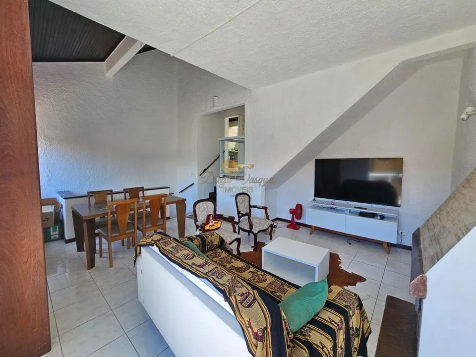 Imagem Casa em Condomínio para Venda em Teresópolis / RJ no bairro Iucas