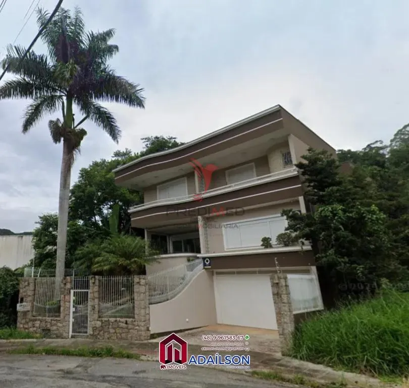 Imagem Linda casa com dormitórios um suite a venda em Florianópolis bairro córrego Grande