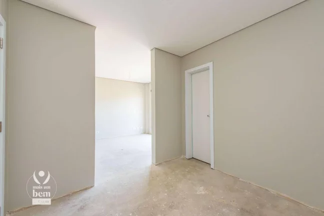 Imagem Sobrado 3 Suítes com QUINTAL, 228m², terraço com churrasqueira e 3 vagas de garagem à venda no Água Verde