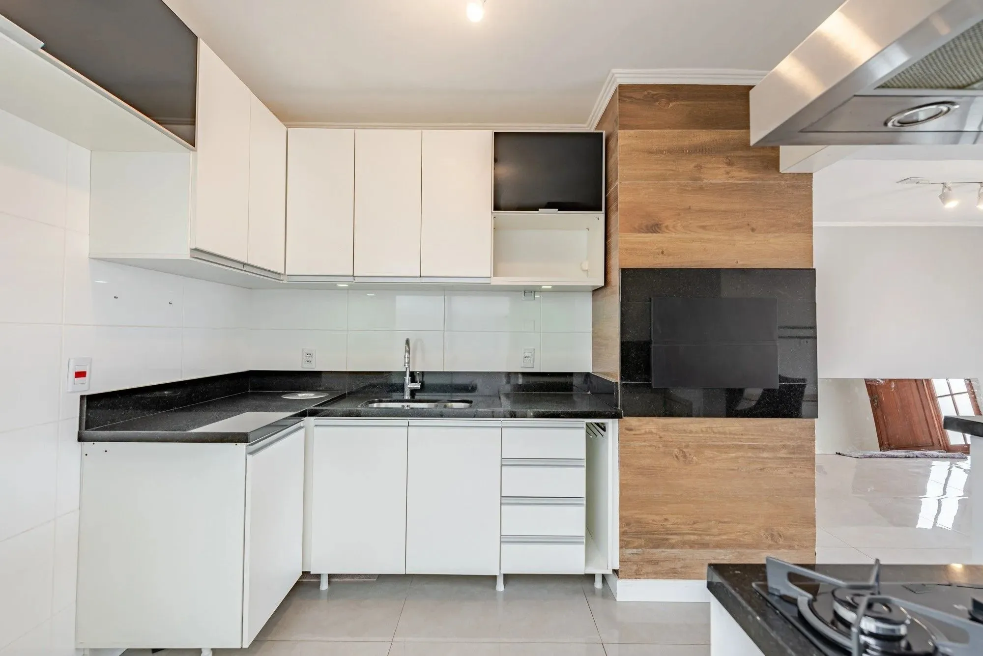 Imagem Casa em condomínio com 3 dormitórios, suíte e 3 vagas.