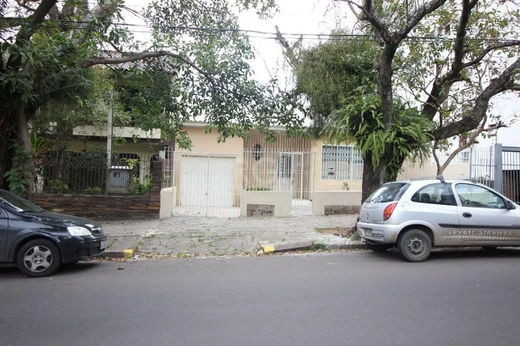 Imagem Casa com 3 Dormitórios Para comprar 250 m² - Petrópolis - Porto Alegre/R
