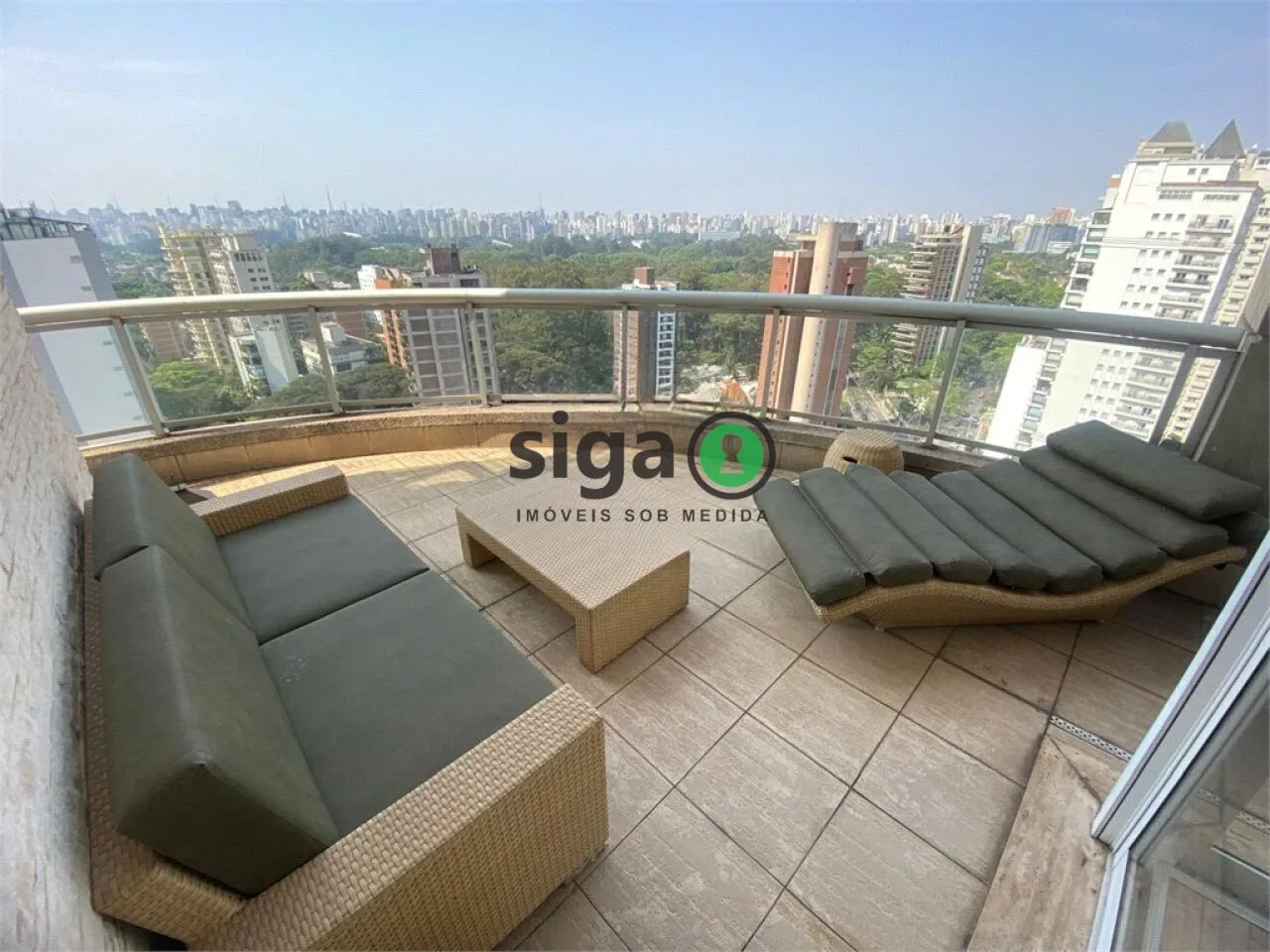 Imagem Apartamento Duplex Alto Padrão na Vila Nova Conceição de 2 Suítes com 3 Vagas à Venda.