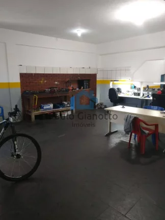 Imagem Prédio à venda com 04 casas e salão comercial em Cotia