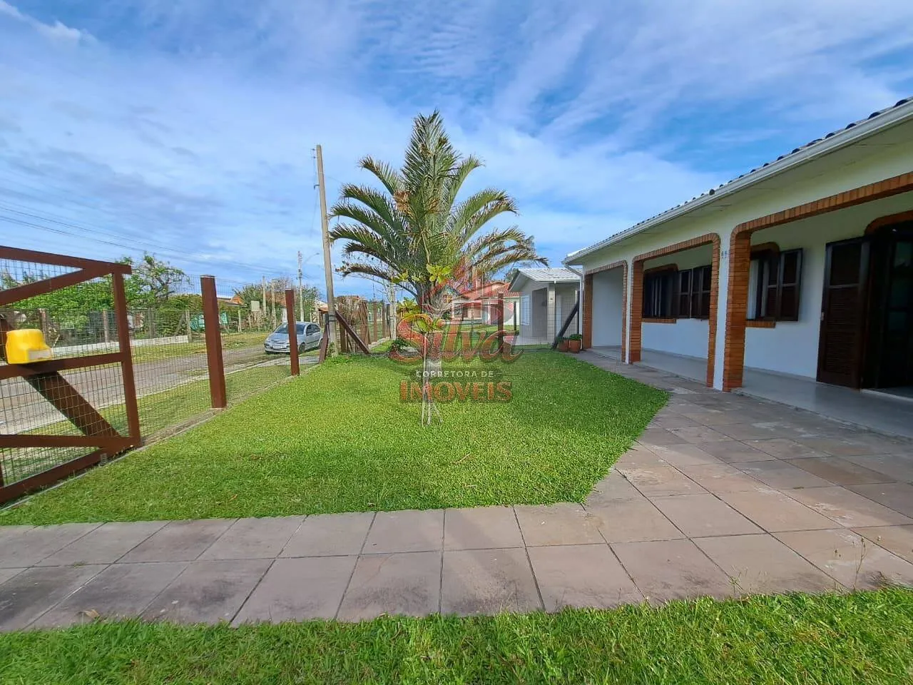 Imagem C143 | Casa 3 dormitórios com churrasqueira a 300m do mar