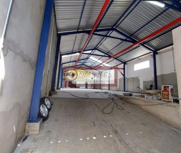 Imagem Alugo salão comercial Região de Parelheiros, excelente para oficina, fabrica, salão de festa e outros seguimentos a 60metros do centro de Parelheiros, Contem, recepção, cozinha, escritório ,vagas de garagem, Agende uma visita.