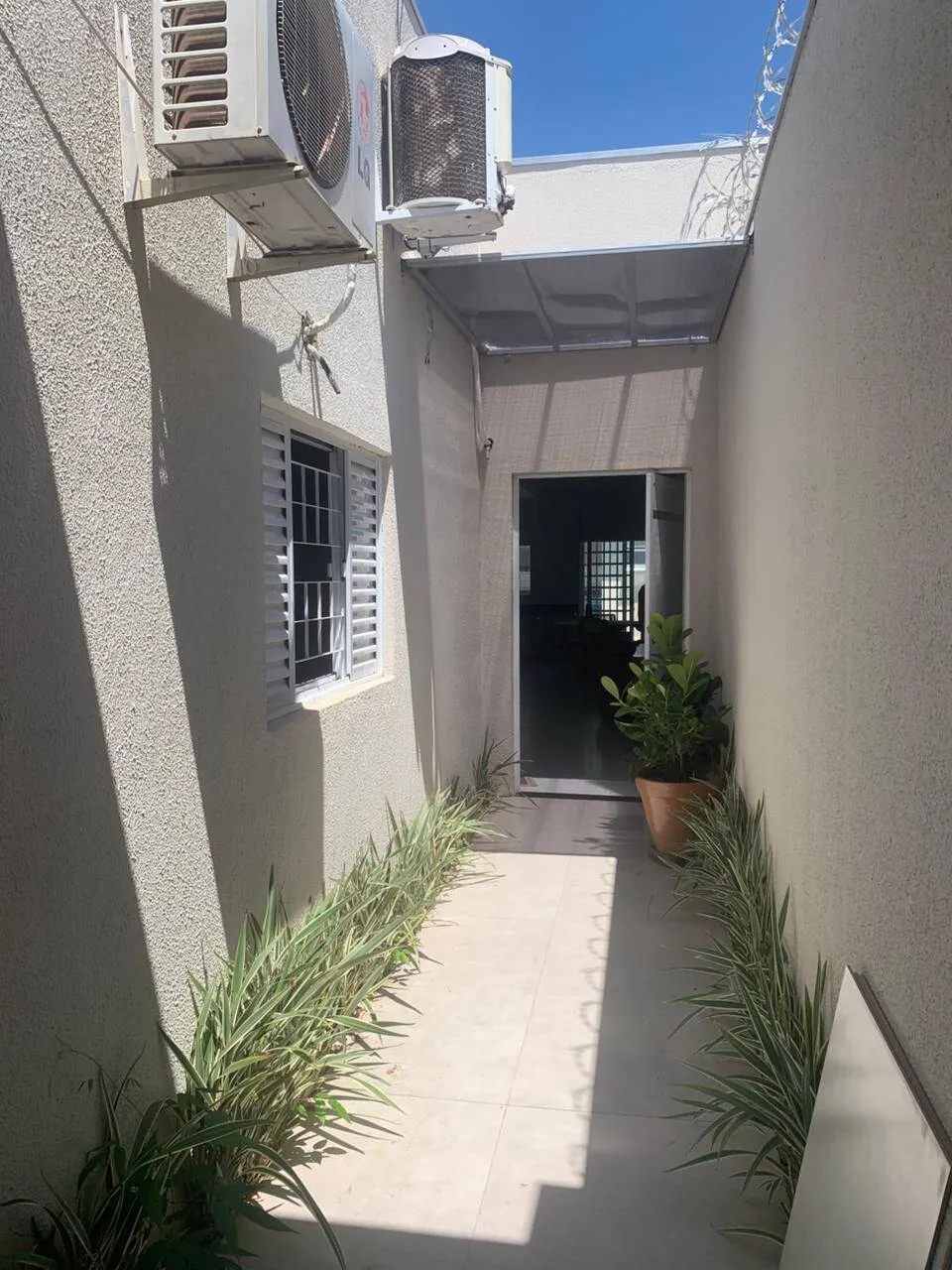 Imagem Casa com 3 quartos Sendo 1 Suite Bairro Santa Cruz