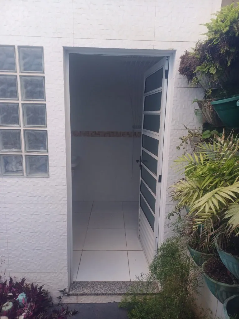 Imagem Casa à venda em Santo André-SP, bairro Santa Maria: 3 quartos, 1 suíte, 2 banheiros, 2 vagas, 136m². Venha conferir!