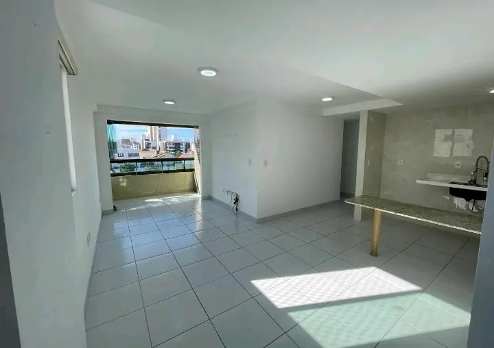 Imagem Apartamento com 3 quartos, suíte, elevador, piscina e 2 vagas em Intermares, próximo à Praça do Bela Vista.