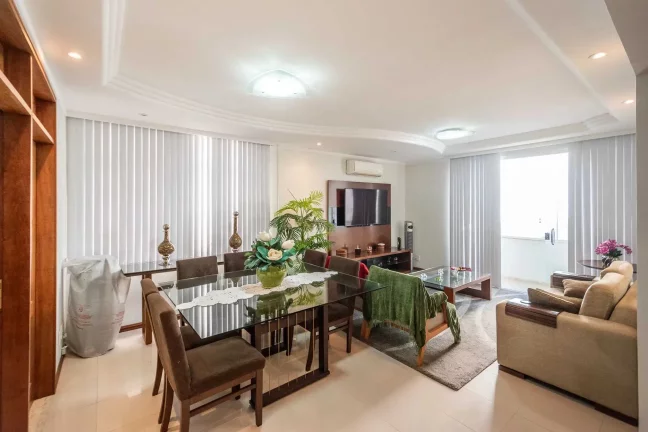 Imagem Apartamento com 3 dormitórios sendo 1 suíte e 2 vagas na região Central de Balneário Camboriú SC