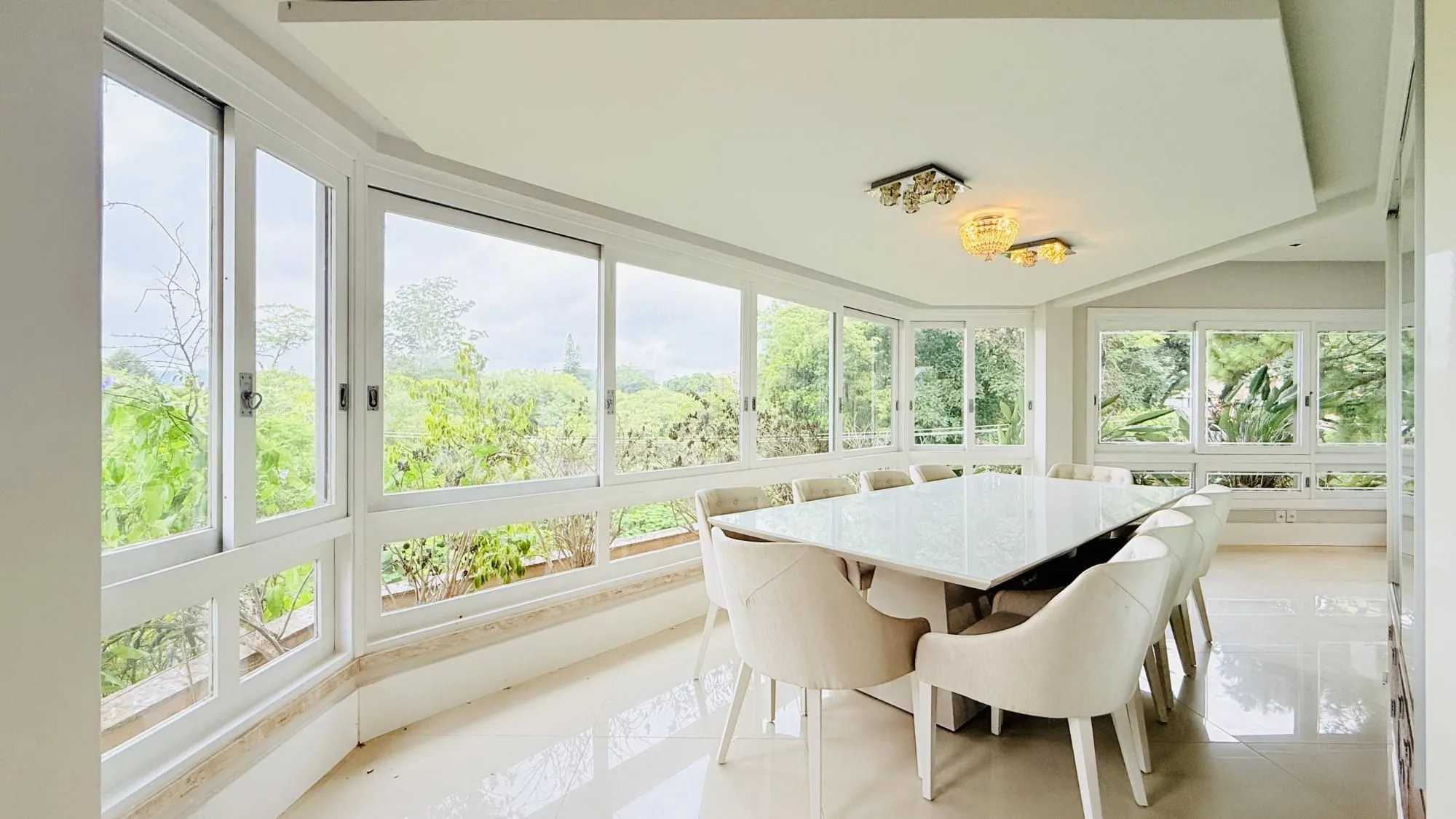 Imagem Cobertura Duplex de 318m com Piscina Privativa, Energia Solar e Vista Panorâmica