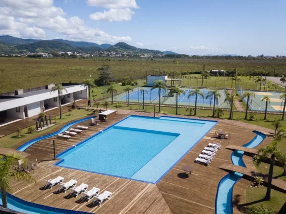 Imagem Terreno de 600m² no Condomínio Garopaba Internacional: Luxo, Conforto e Segurança!