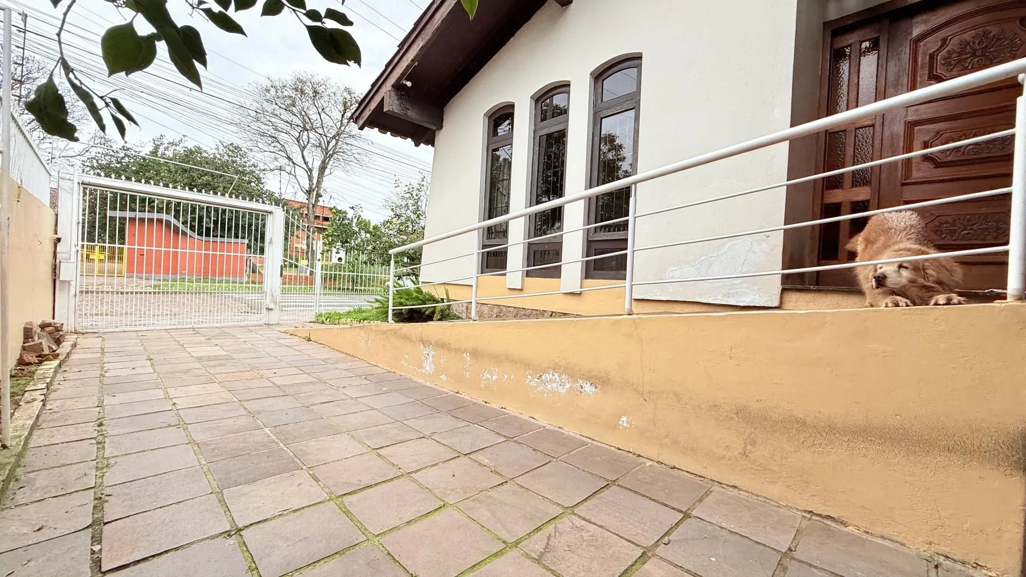 Imagem Casa para Venda - 260m², 4 dormitórios, sendo 1 suites, 4 vagas - Nonoai