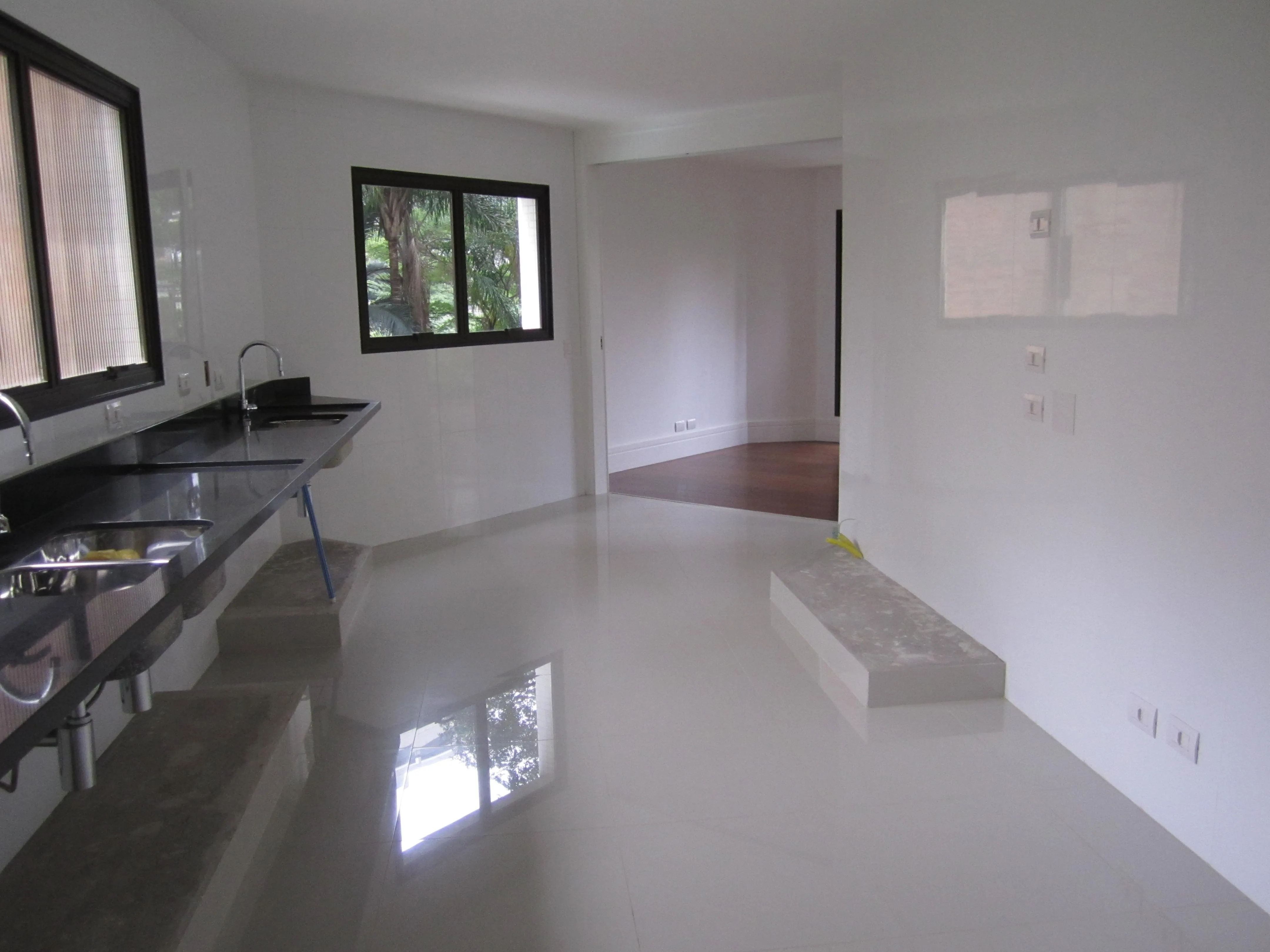 Imagem Apartamento com 3 Suítes Localizado no Edifício Maison Saint Laurent