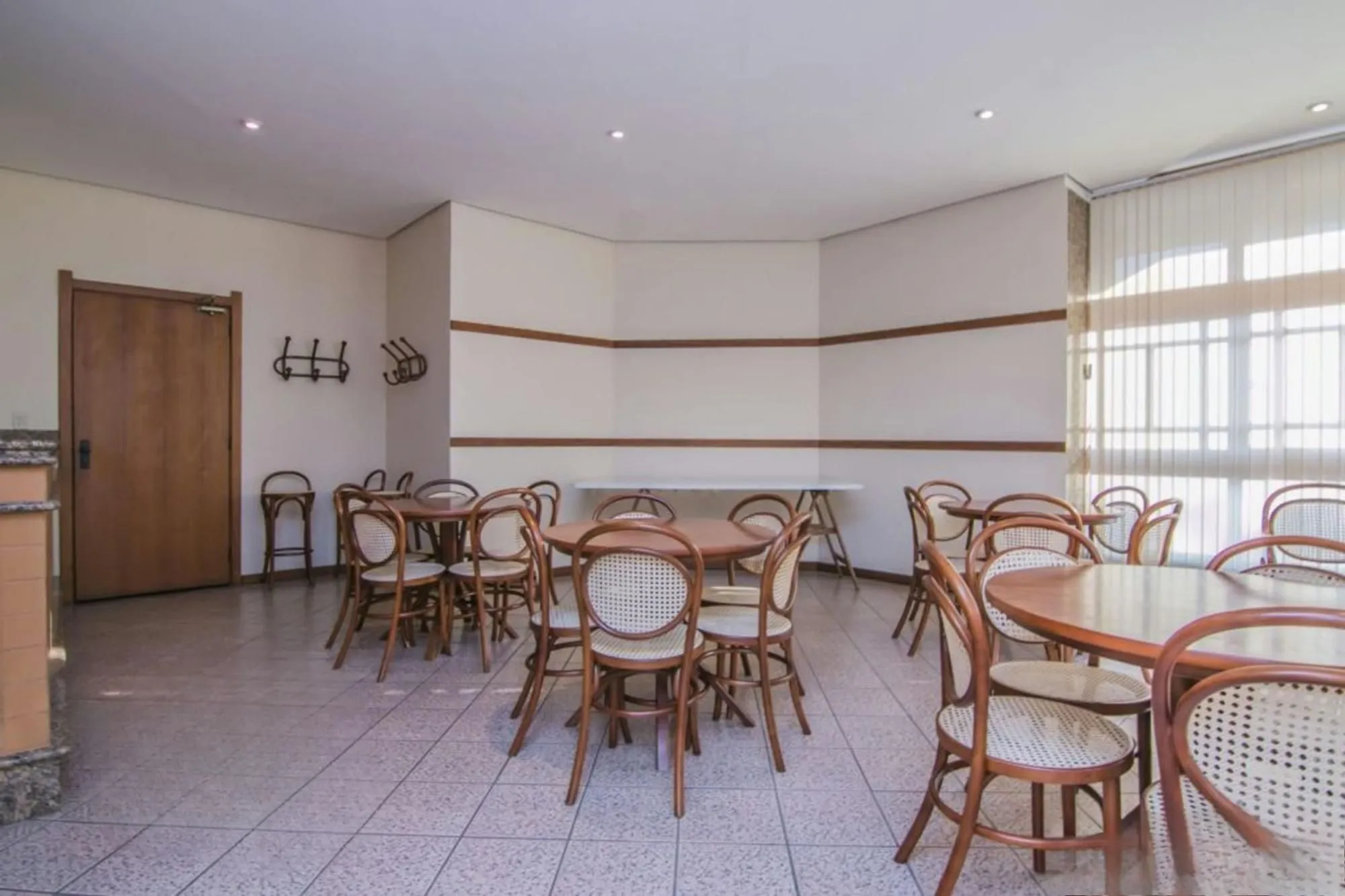 Imagem Apartamento à venda em Petrópolis com 153 m², 2 quartos, 1 suíte, 2 vagas