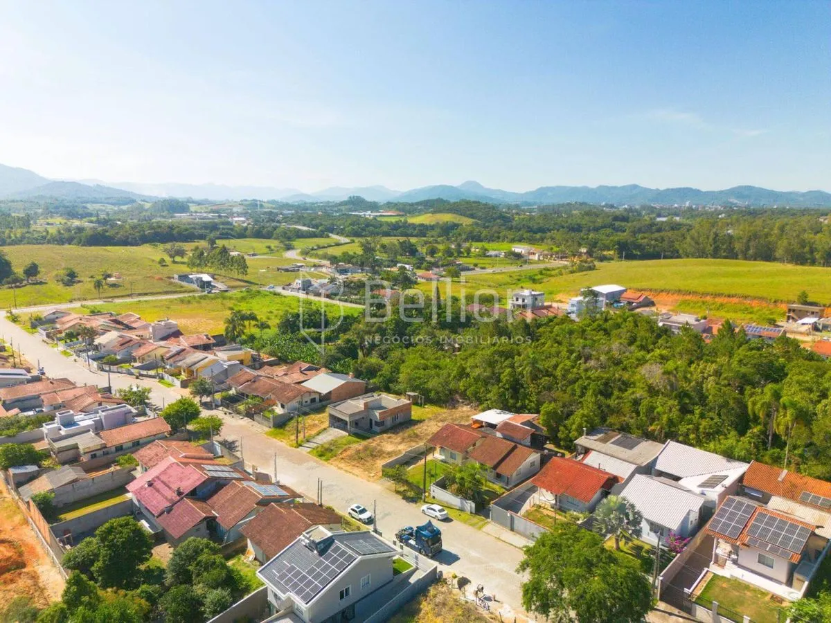 Imagem Casa com amplo terreno de 360m² em Indaial - 3 quartos + garagem no Warnow em Indaial