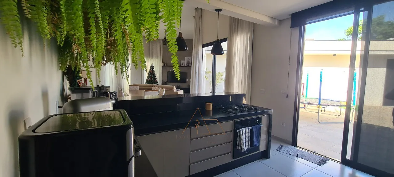 Imagem Imperdível! Casa à venda em Salto-SP, Condomínio Terras de Mont Serrat. 4 quartos, 2 suíte, 2 salas, 6 banheiros, 6 vagas de garagem, 335m².
