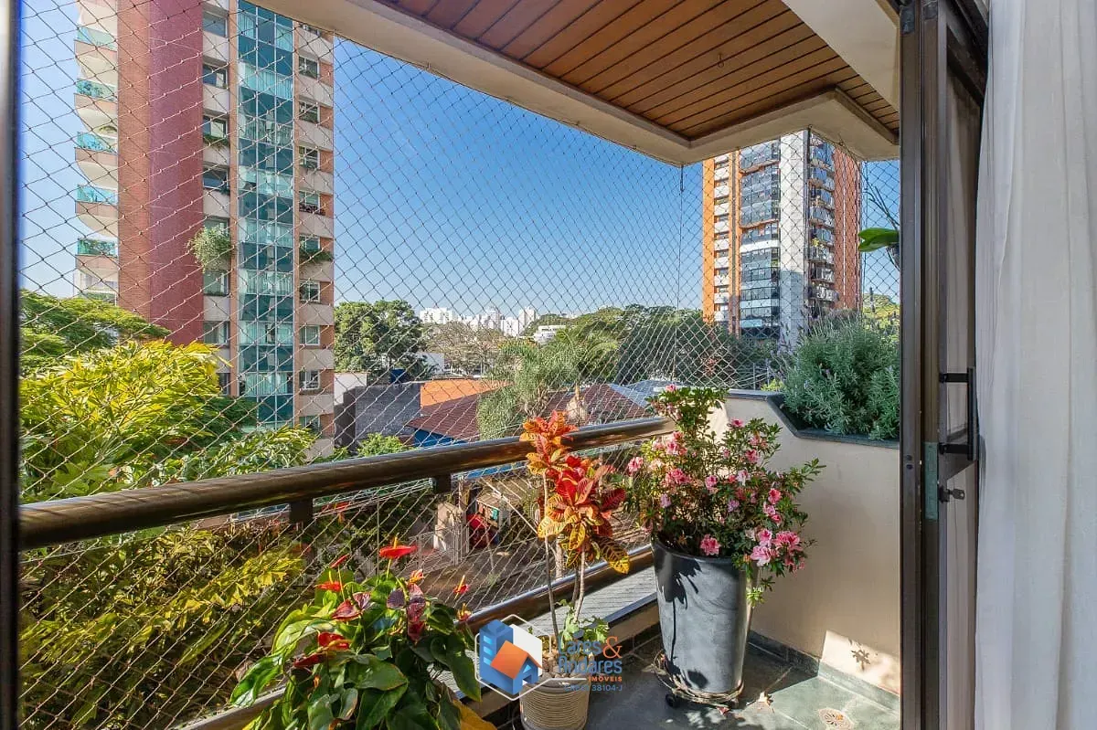 Imagem Apartamento para venda em Moema com 4 quartos, sendo 3 suítes, 200m²