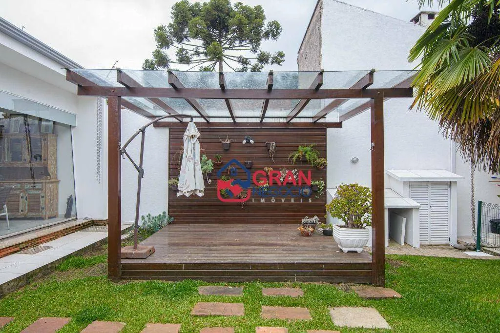 Imagem Casa de Alto Padrão à Venda - Santa Felicidade - Curitiba