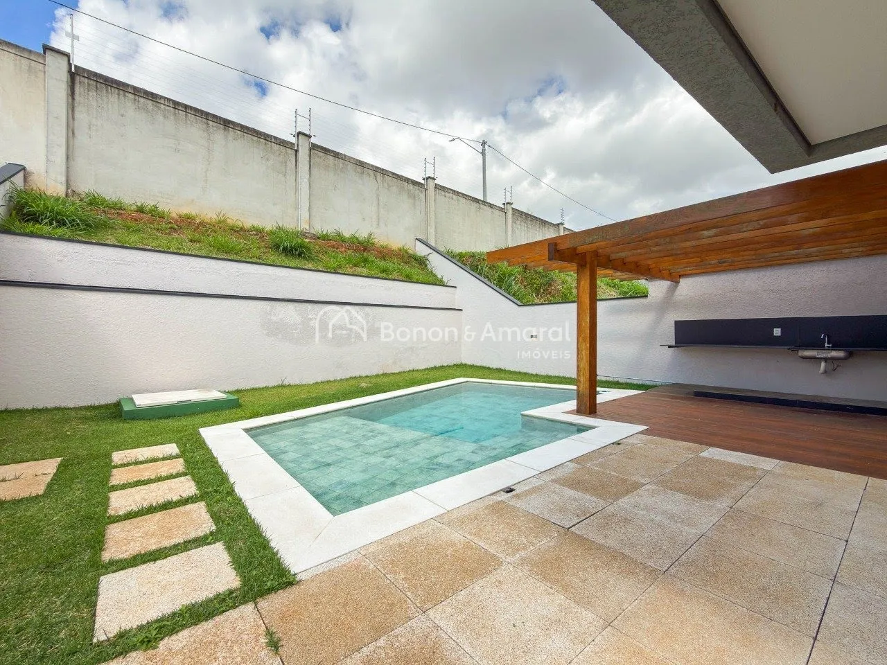 Imagem Casa Moderna com Piscina no Condomínio Bella Campinas - Exclusividade e Conforto em Localização Estratégica