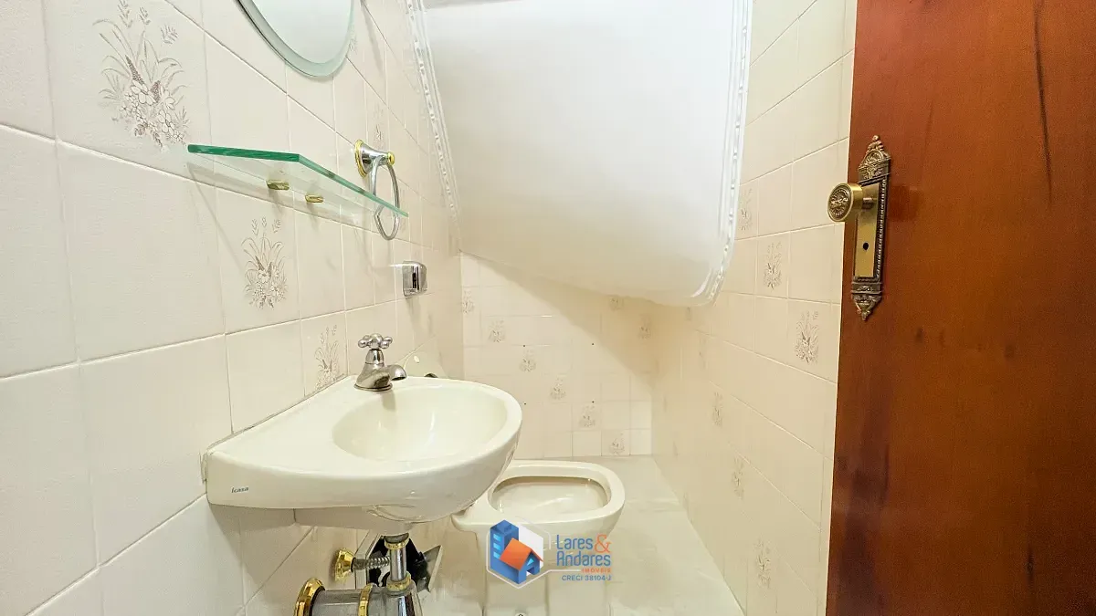 Imagem Sobrado para venda em Jardim Regina com 3 quartos, sendo 1 suíte, 101m²