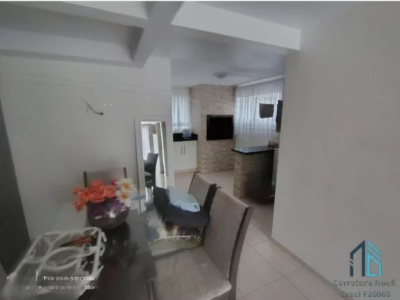 Imagem Chácara LINDA com 3.700m², Semi mobiliada, 03 quartos, churrasqueira, em Colombo - PR