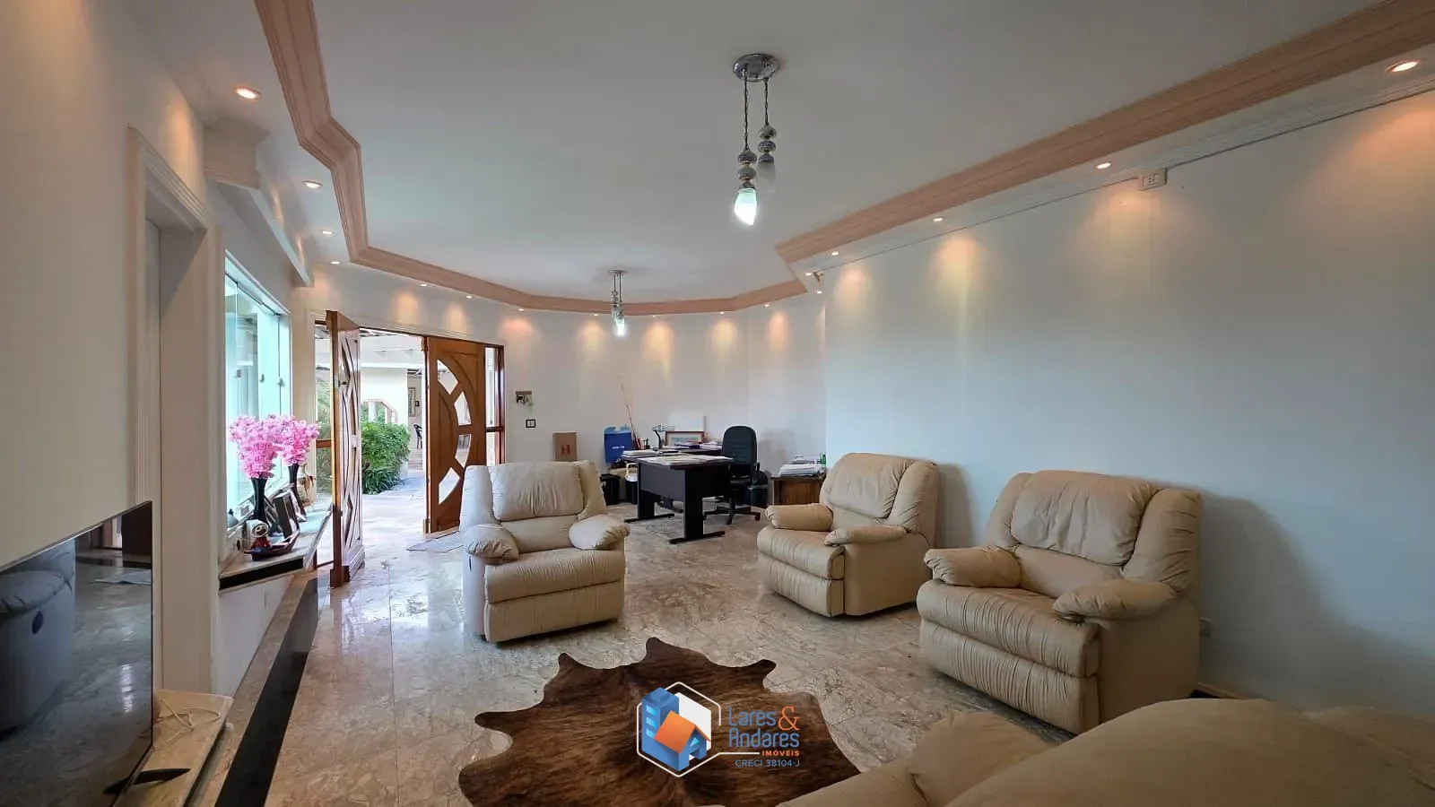 Imagem Casa Impecável com piscina de borda e vista infinita, um refúgio bem localizado no Portal Roselândia, Cotia, SP